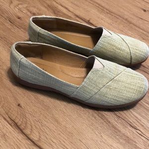 Softspot slip on shoes size 9N